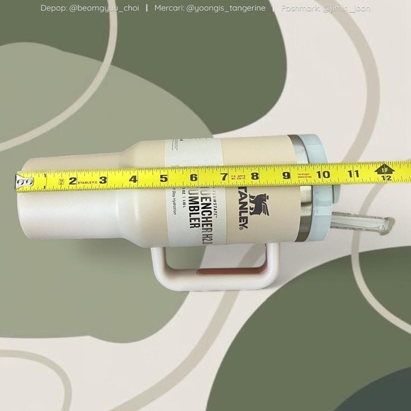 40oz Cream Stanley cup with accessories 🤍 - Picture 3 of 7